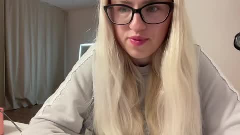 Nicole  online show from 06.06.26