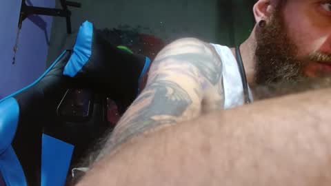 Snapshot of jammes_owen chatting on 01.17.25 Jammes. online show from 01.17.25