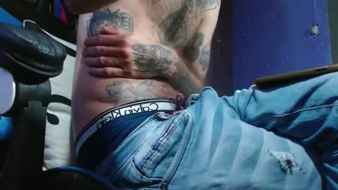 Snapshot of jammes_owen chatting on 01.28.25 Jammes. online show from 01.28.25