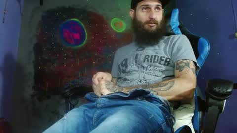 Snapshot of jammes_owen chatting on 02.18.25 Jammes. online show from 02.18.25