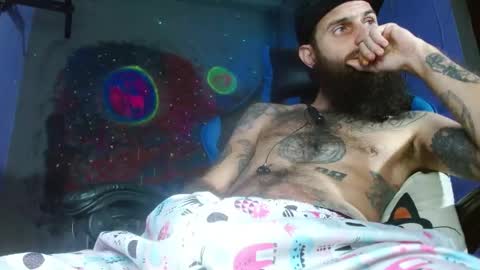 Snapshot of jammes_owen chatting on 02.18.25 Jammes. online show from 02.18.25