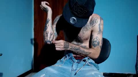 Snapshot of jammes_owen chatting on 03.10.25 Jammes. online show from 03.10.25