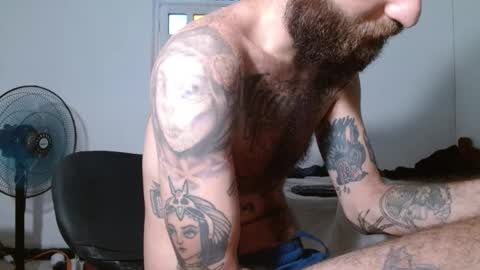 Snapshot of jammes_owen chatting on 10.05.25 Jammes. online show from 10.05.25