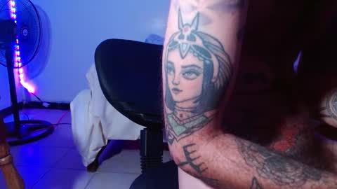 Snapshot of jammes_owen chatting on 10.29.25 Jammes. online show from 10.29.25