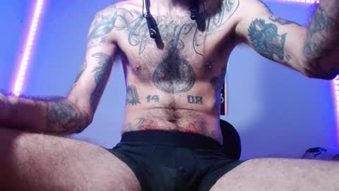 Snapshot of jammes_owen chatting on 11.15.25 Jammes. online show from 11.15.25