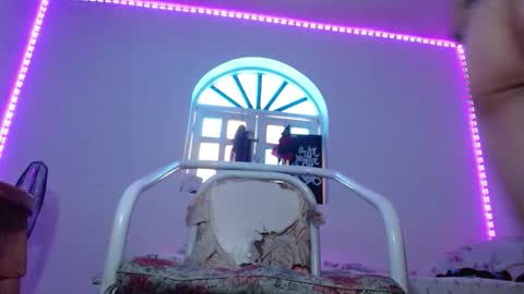 Snapshot of jammes_owen chatting on 12.04.25 Jammes. online show from 12.04.25