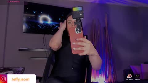 Snapshot of jan_zinmerman chatting on 10.19.25 Danna varisheli online show from 10.19.25