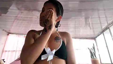 janariivera1 online show from 12.20.25