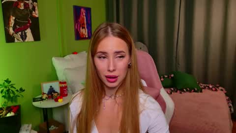 Snapshot of jane2sweet chatting on 10.10.25 jane2sweet online show from 10.10.25