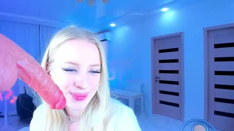 Jenia online show from 01.04.25