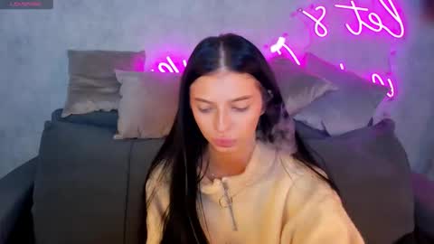 Snapshot of jane_johnston chatting on 11.03.25 Eva online show from 11.03.25