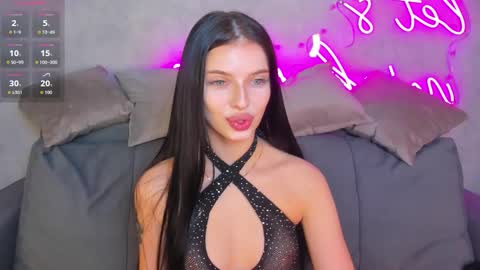 Snapshot of jane_johnston chatting on 11.11.25 Eva online show from 11.11.25