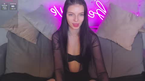 Snapshot of jane_johnston chatting on 11.19.25 Eva online show from 11.19.25