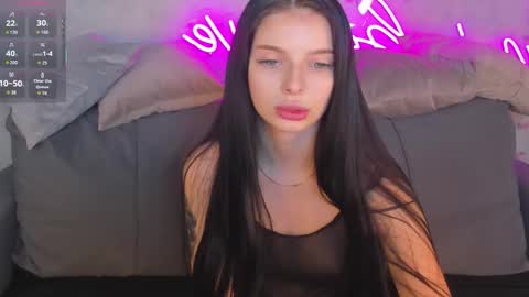 Snapshot of jane_johnston chatting on 11.28.25 Eva online show from 11.28.25