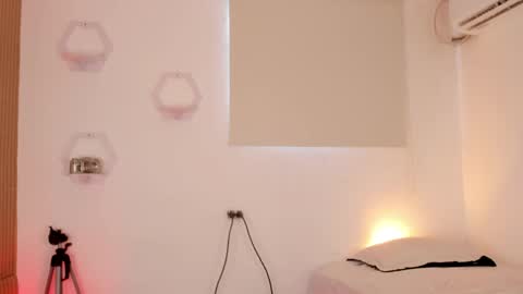 Jane  M online show from 04.08.26