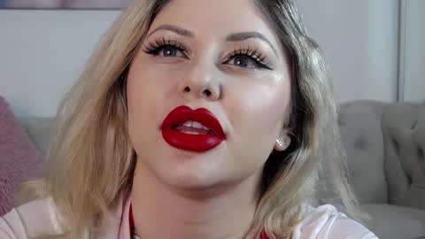 Janelle Brown online show from 12.04.24