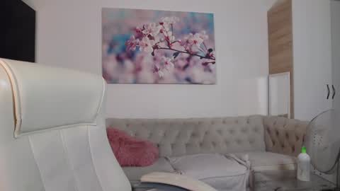 Janelle Brown online show from 12.14.24