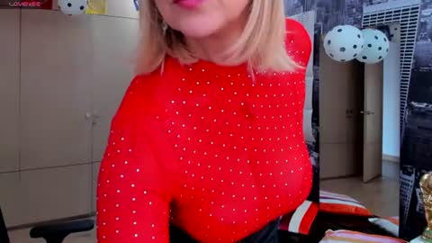 Snapshot of janeturner chatting on 06.30.26 JANE TURNER MILF online show from 06.30.26