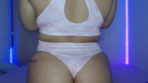 Snapshot of janne_1 chatting on 01.11.25 Janne online show from 01.11.25