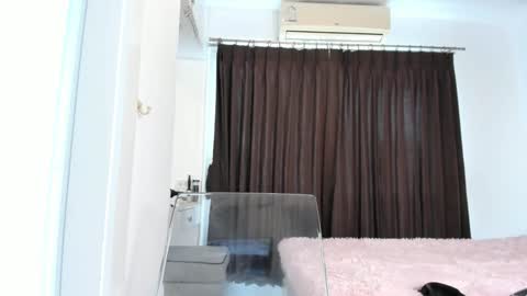 Snapshot of jap_amelle chatting on 02.05.25 Amelle online show from 02.05.25