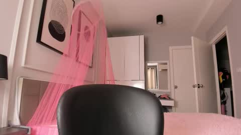 Amelle online show from 02.26.26