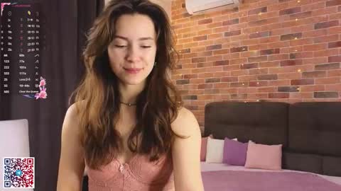 Snapshot of jasmindoroti chatting on 10.21.25 Chloe online show from 10.21.25