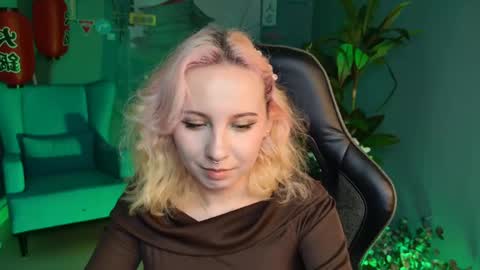 Snapshot of jasminemilko chatting on 02.13.25 Jasmine online show from 02.13.25