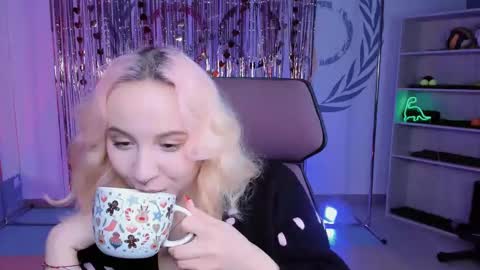 Snapshot of jasminemilko chatting on 02.28.25 Jasmine online show from 02.28.25