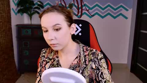 Snapshot of jasminemilko chatting on 10.21.25 Jasmine online show from 10.21.25