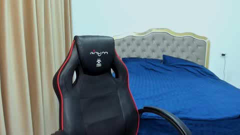 Snapshot of javicute4u chatting on 03.12.25 Javi online show from 03.12.25