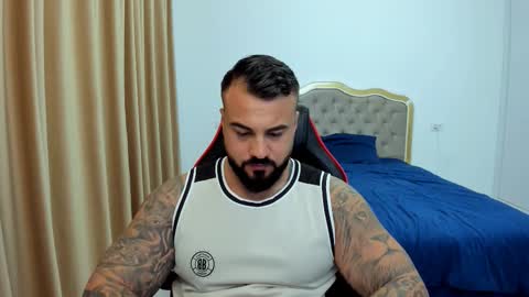 Snapshot of javicute4u chatting on 10.08.25 Javi online show from 10.08.25