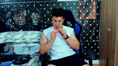 Snapshot of javiersexymann chatting on 03.03.26 Javier online show from 03.03.26