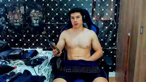 Snapshot of javiersexymann chatting on 03.20.26 Javier online show from 03.20.26