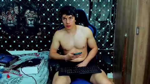 Snapshot of javiersexymann chatting on 03.25.26 Javier online show from 03.25.26