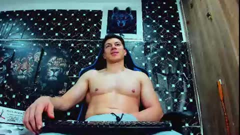 Snapshot of javiersexymann chatting on 06.14.26 Javier online show from 06.14.26