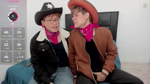 Snapshot of javieryalejandro chatting on 10.31.25 javieryalejandro online show from 10.31.25