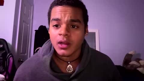 Snapshot of javiricorich chatting on 10.13.25 javiSdick online show from 10.13.25