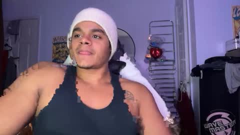 Snapshot of javiricorich chatting on 10.28.25 javiSdick online show from 10.28.25