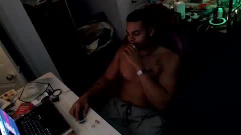 Snapshot of javiricorich chatting on 11.12.25 javiSdick online show from 11.12.25