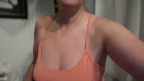 Snapshot of javlovesu chatting on 04.01.26 JAV online show from 04.01.26