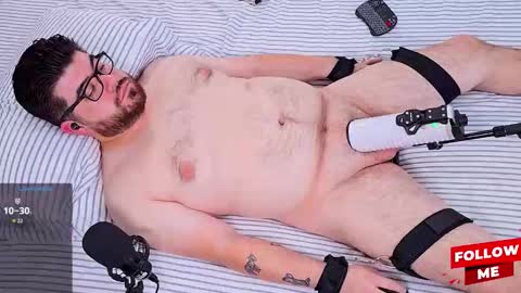 Snapshot of jax_luna chatting on 10.28.25 Jax Luna online show from 10.28.25