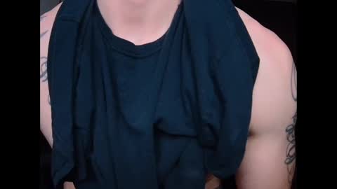 Snapshot of jaxjohnson12 chatting on 11.06.25 jaxjohnson12 online show from 11.06.25