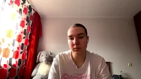 Mia online show from 04.12.26