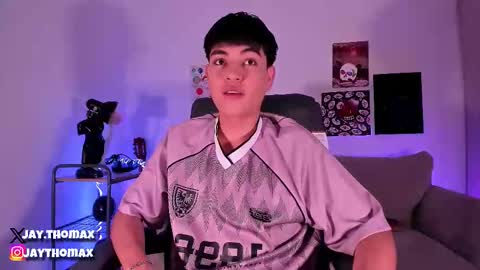 Snapshot of jaythomax chatting on 02.21.25 jaythomax online show from 02.21.25