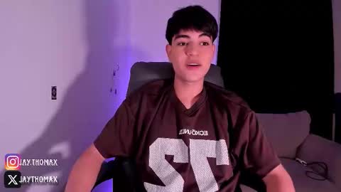 Snapshot of jaythomax chatting on 09.30.25 jaythomax online show from 09.30.25