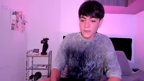 Snapshot of jaythomax chatting on 11.27.25 jaythomax online show from 11.27.25