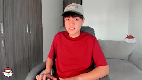 Snapshot of jaythomax chatting on 12.22.25 jaythomax online show from 12.22.25