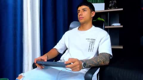 jaze_bradley online show from 12.23.25