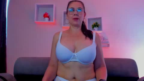 Jazmin online show from 03.10.26