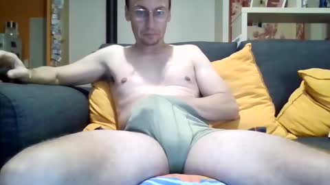 Snapshot of jbcascadess chatting on 11.28.25 jbcascadess online show from 11.28.25